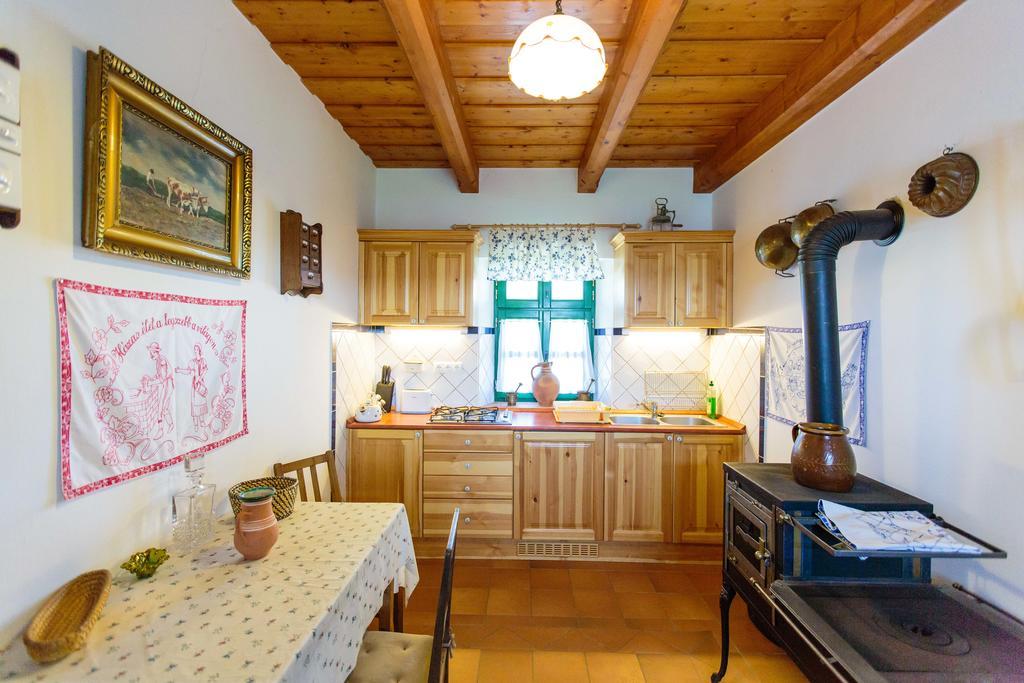 Oereghegyi Apartman Vindornyalak Oda fotoğraf